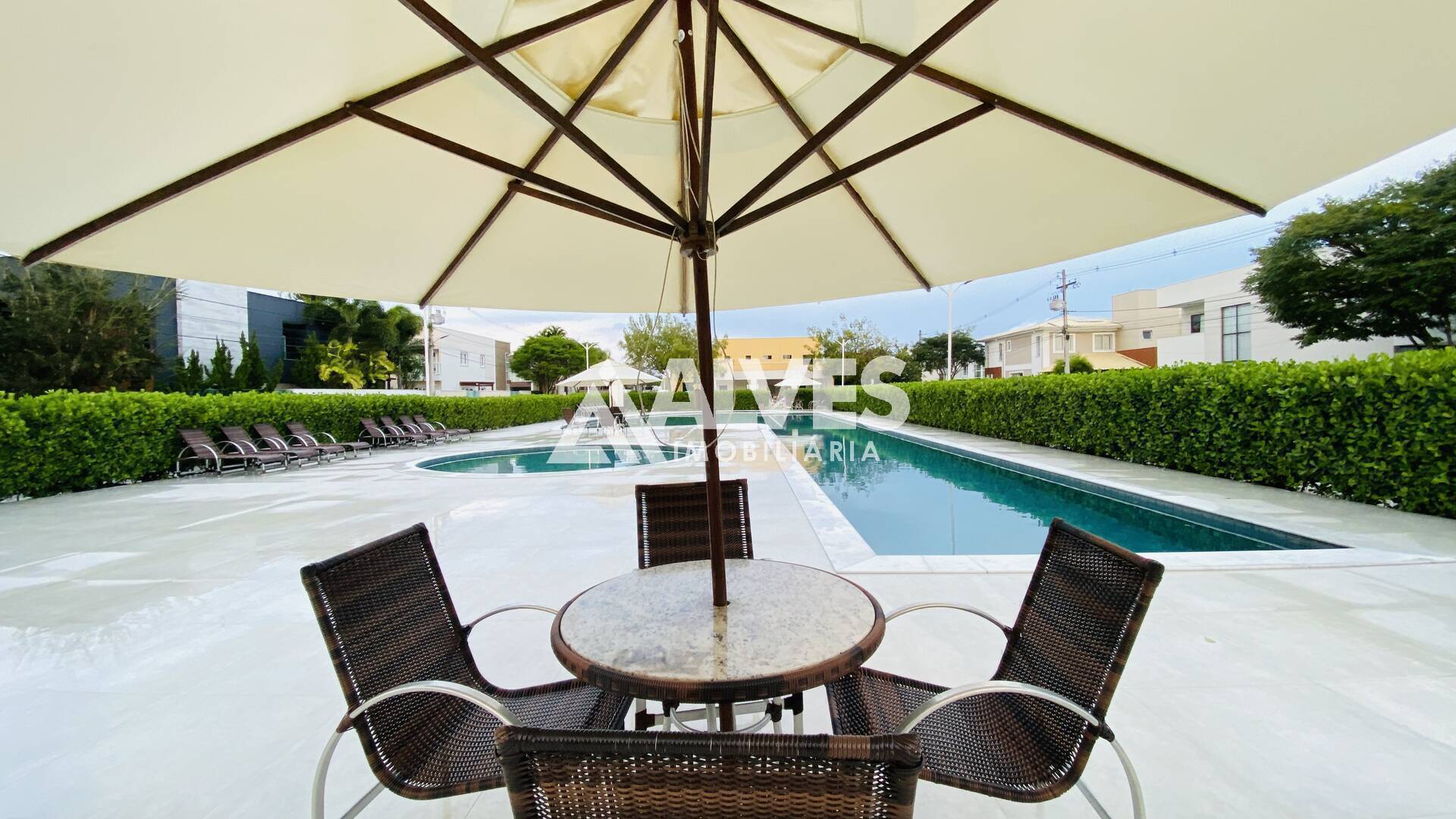 Casa de Condomínio à venda com 4 quartos, 372m² - Foto 32