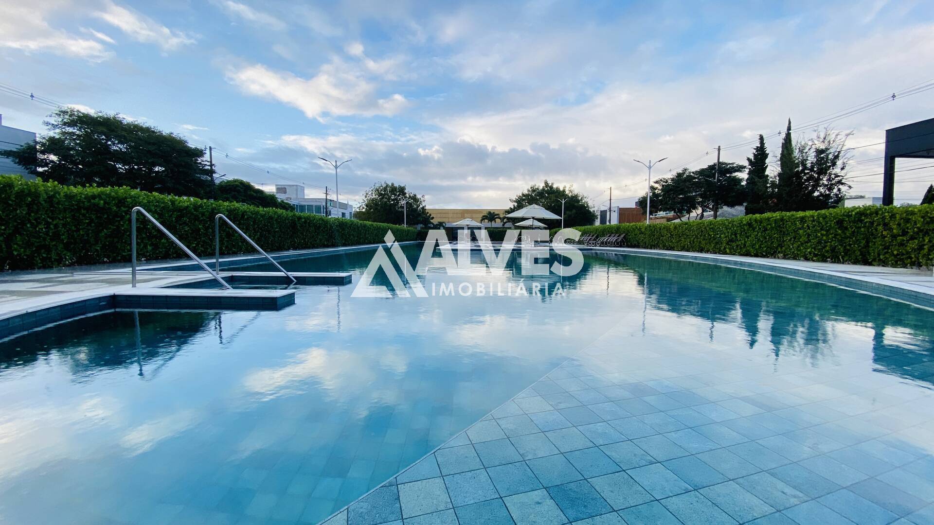 Casa de Condomínio à venda com 4 quartos, 372m² - Foto 33