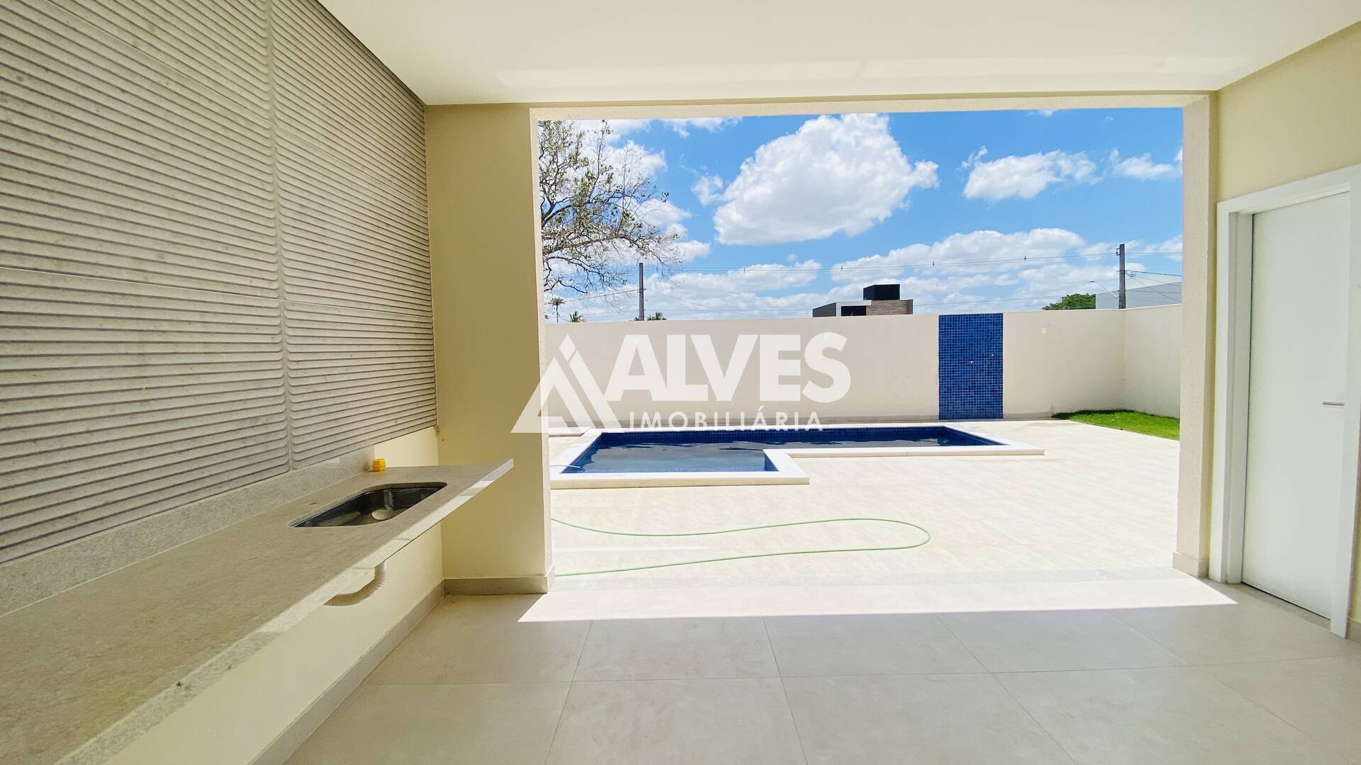 Casa de Condomínio à venda com 4 quartos, 244m² - Foto 14