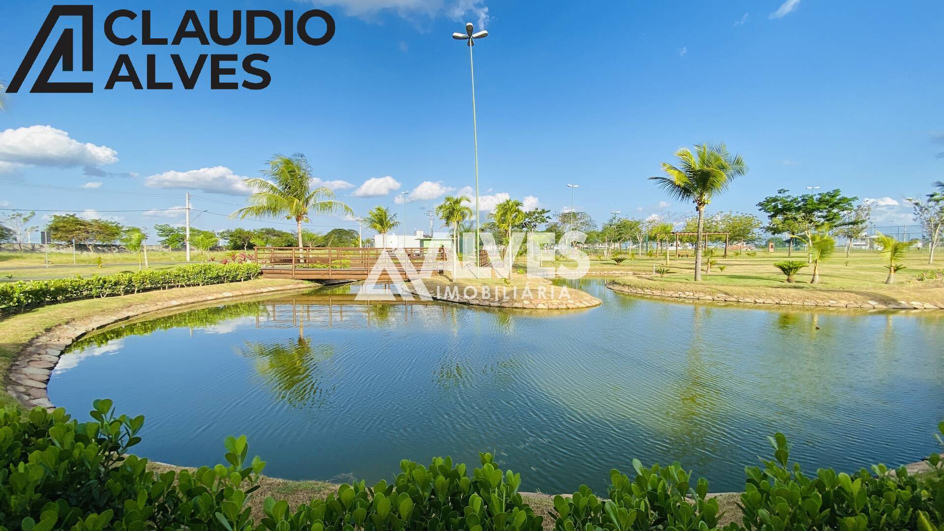 Casa de Condomínio à venda com 4 quartos, 244m² - Foto 40