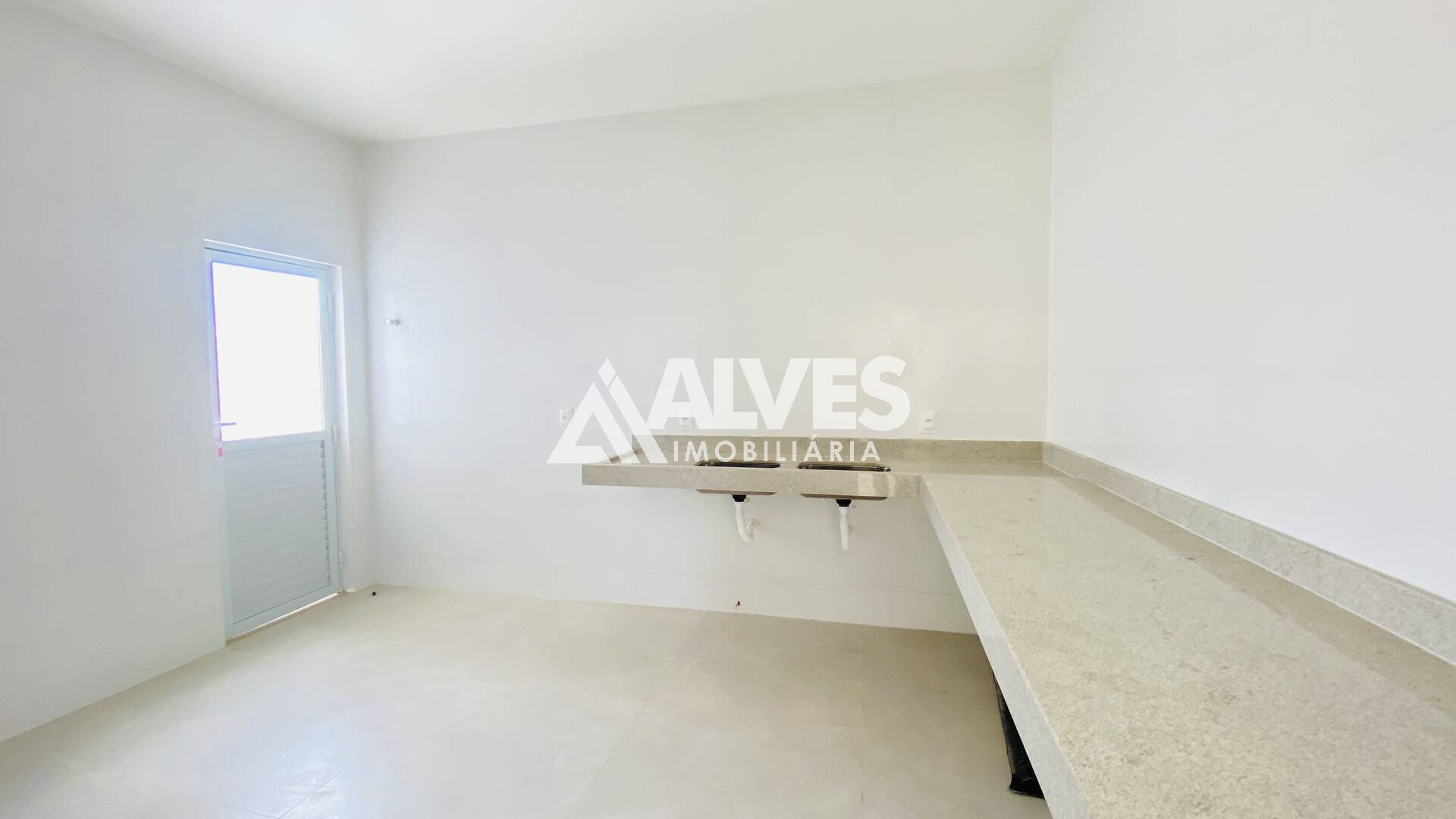 Casa de Condomínio à venda com 4 quartos, 244m² - Foto 10