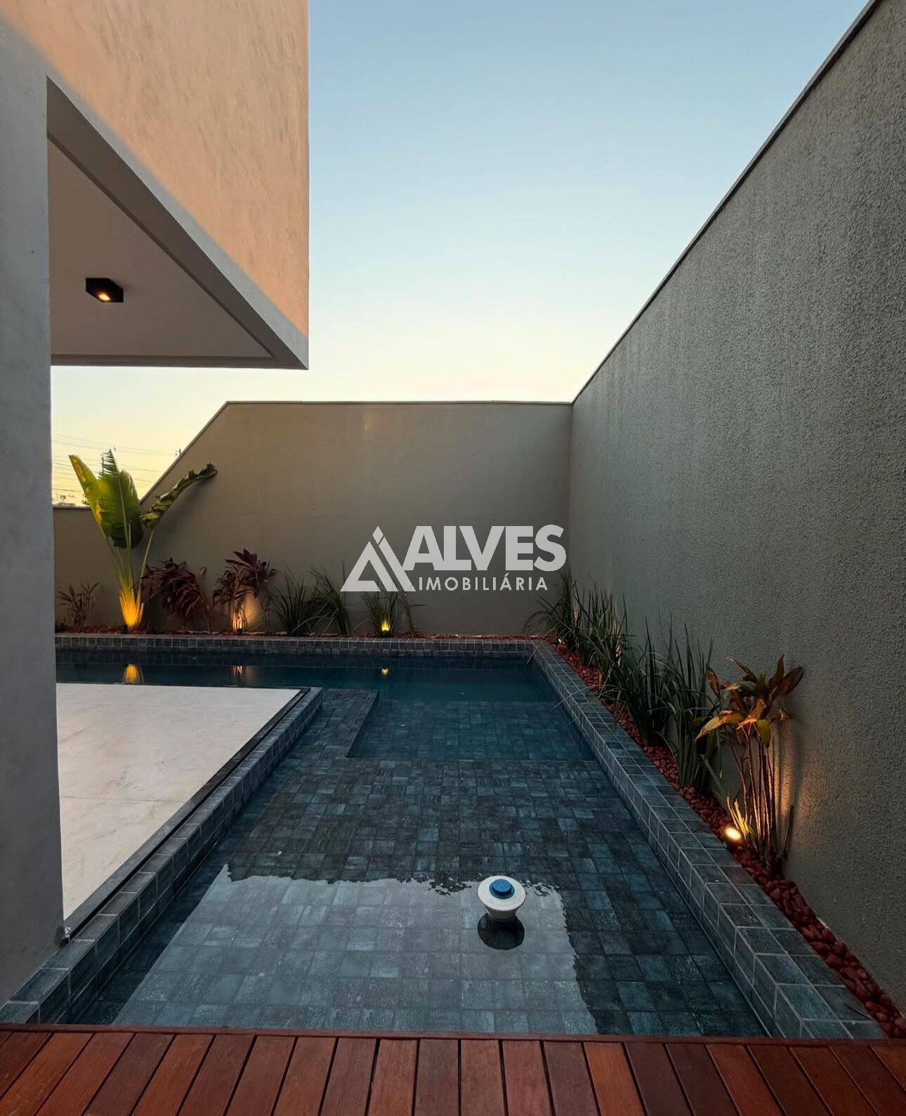 Casa de Condomínio à venda com 5 quartos, 242m² - Foto 3