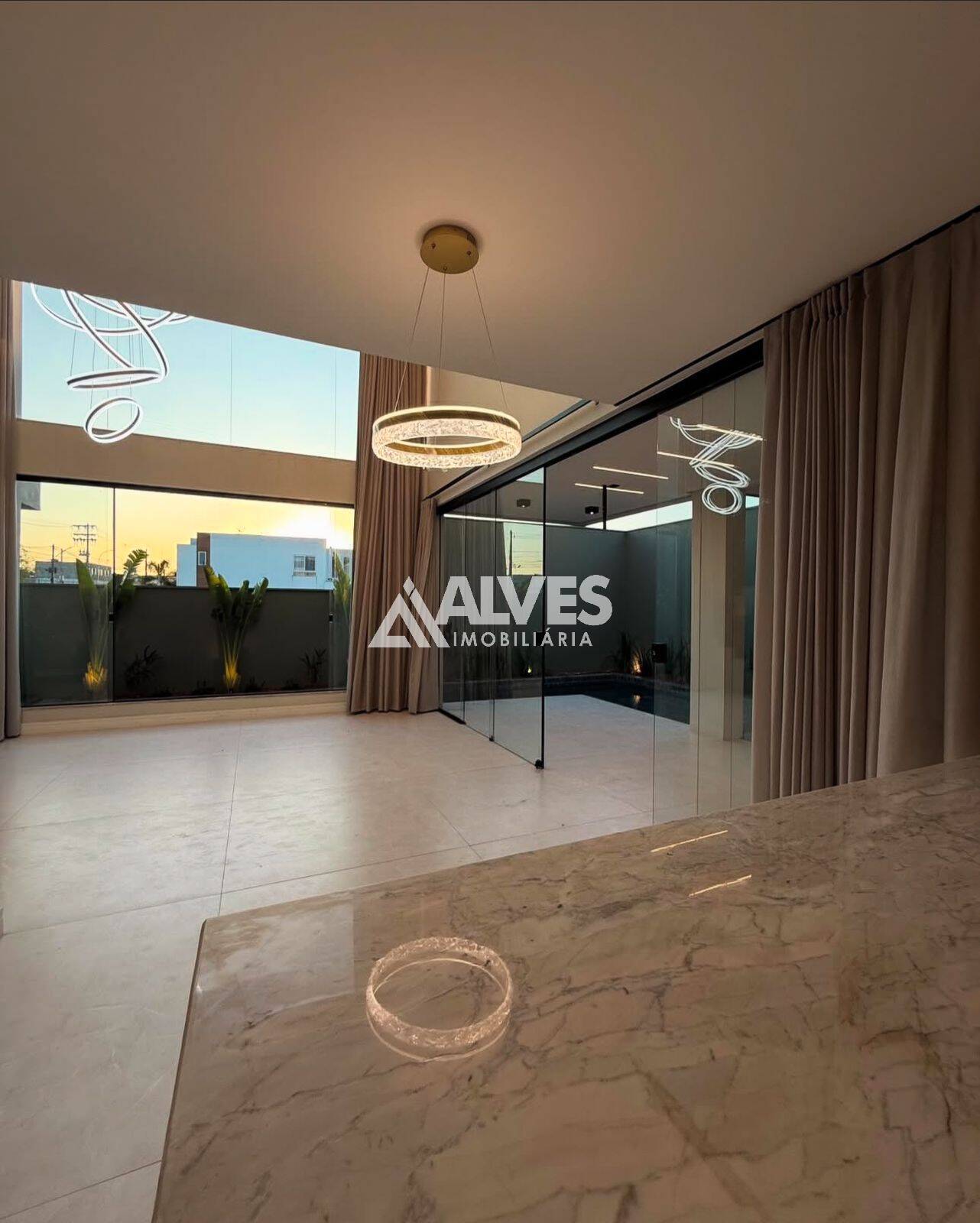 Casa de Condomínio à venda com 5 quartos, 242m² - Foto 8