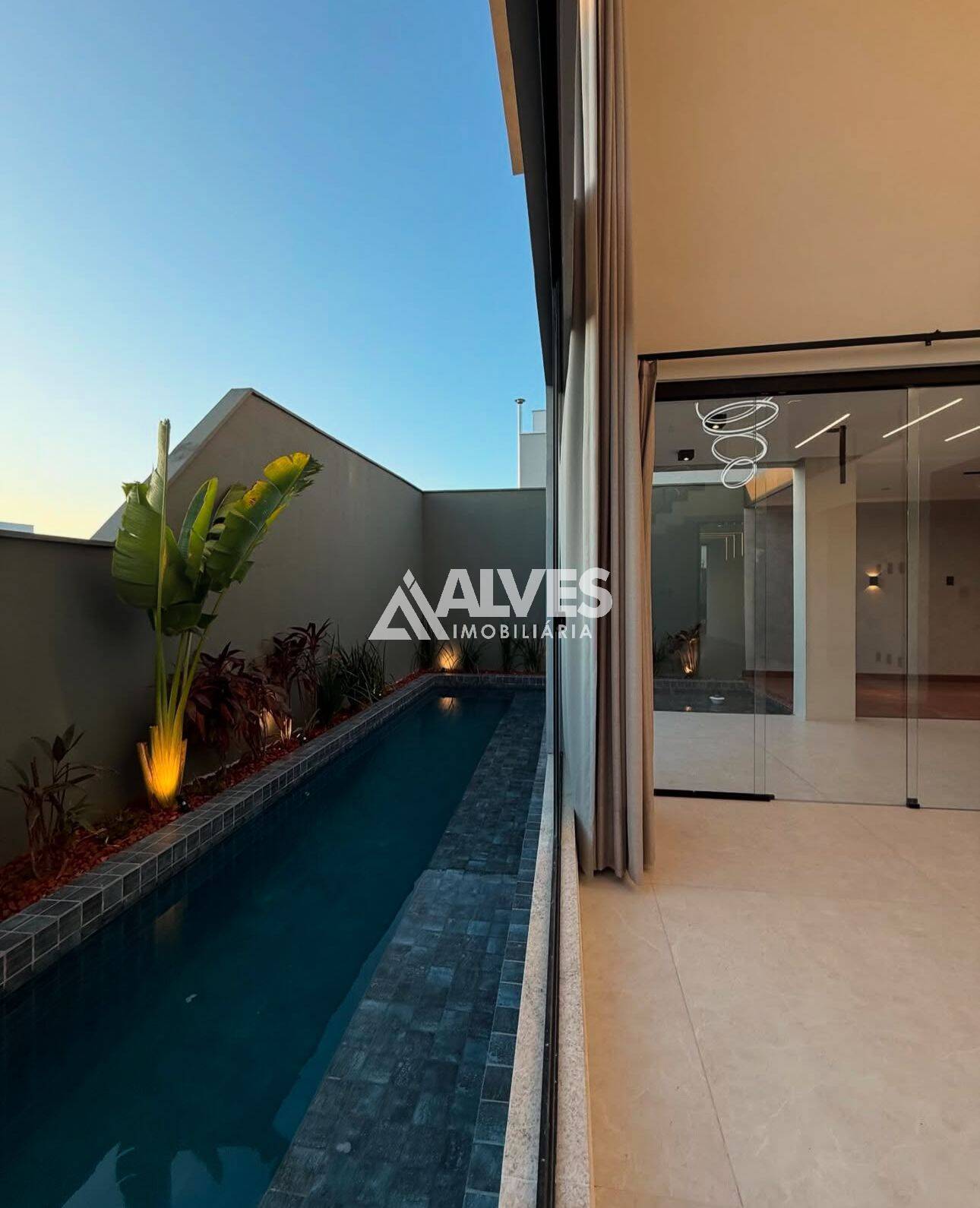 Casa de Condomínio à venda com 5 quartos, 242m² - Foto 5