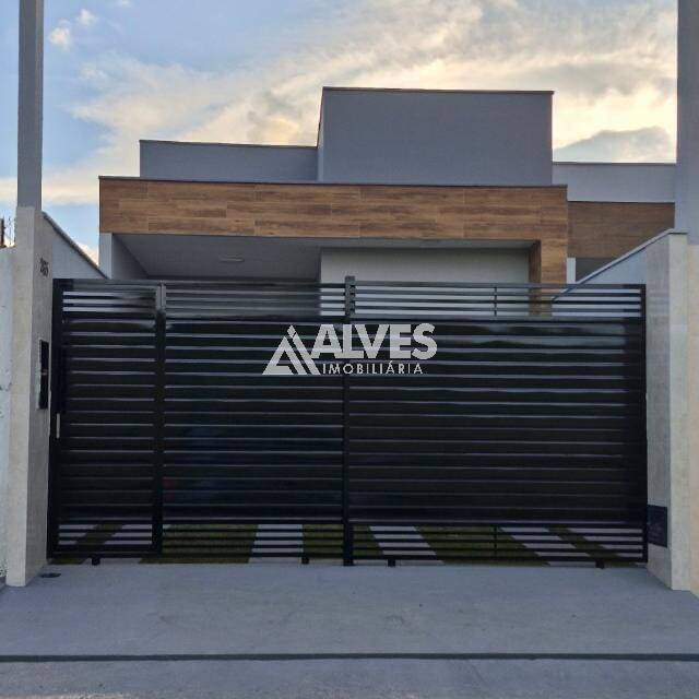 Casa à venda com 2 quartos, 72m² - Foto 1