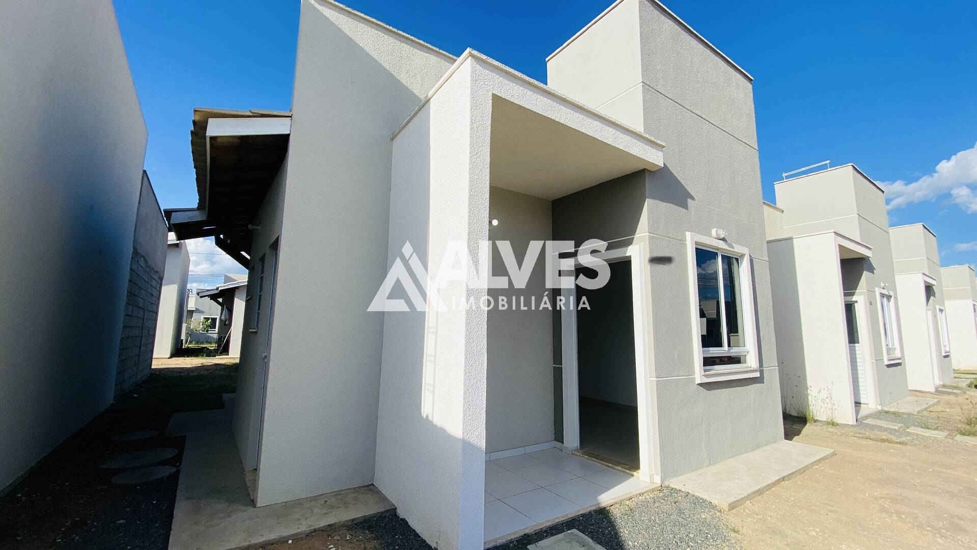 Casa de Condomínio à venda com 2 quartos, 50m² - Foto 1