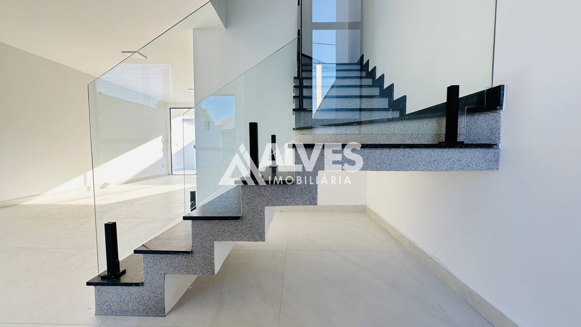 Casa à venda com 3 quartos, 175m² - Foto 3