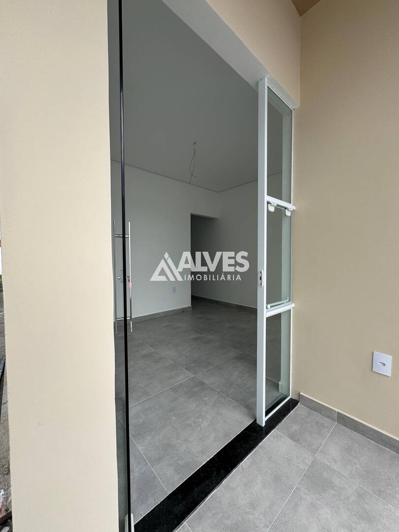 Casa à venda com 2 quartos, 68m² - Foto 3
