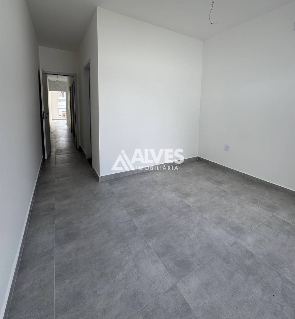 Casa à venda com 2 quartos, 68m² - Foto 8