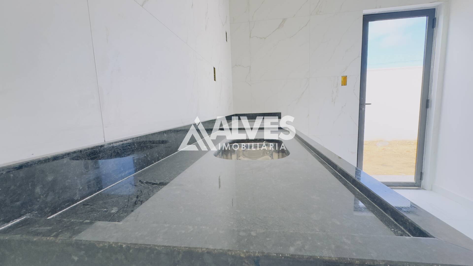 Casa à venda com 2 quartos, 64m² - Foto 9