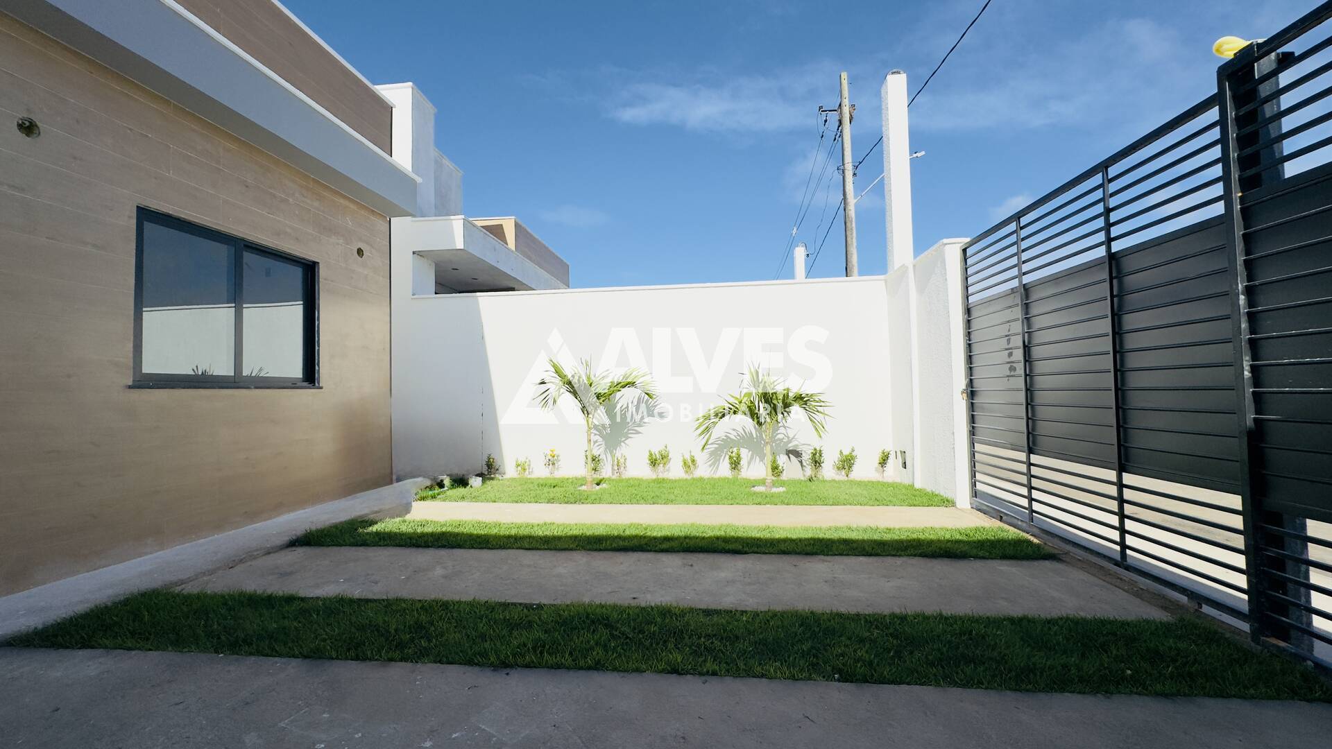 Casa à venda com 2 quartos, 64m² - Foto 2
