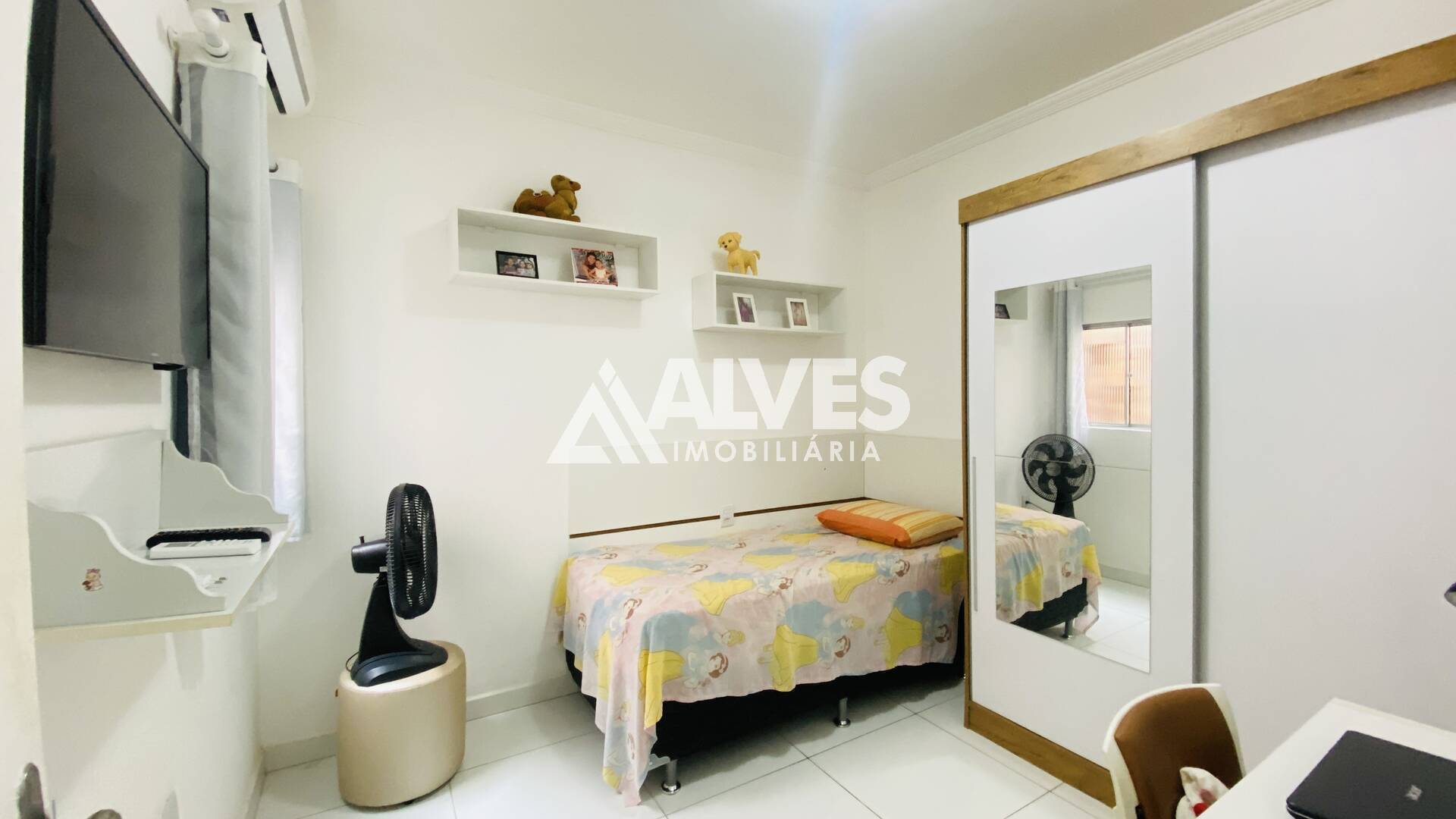 Casa à venda com 4 quartos, 144m² - Foto 9
