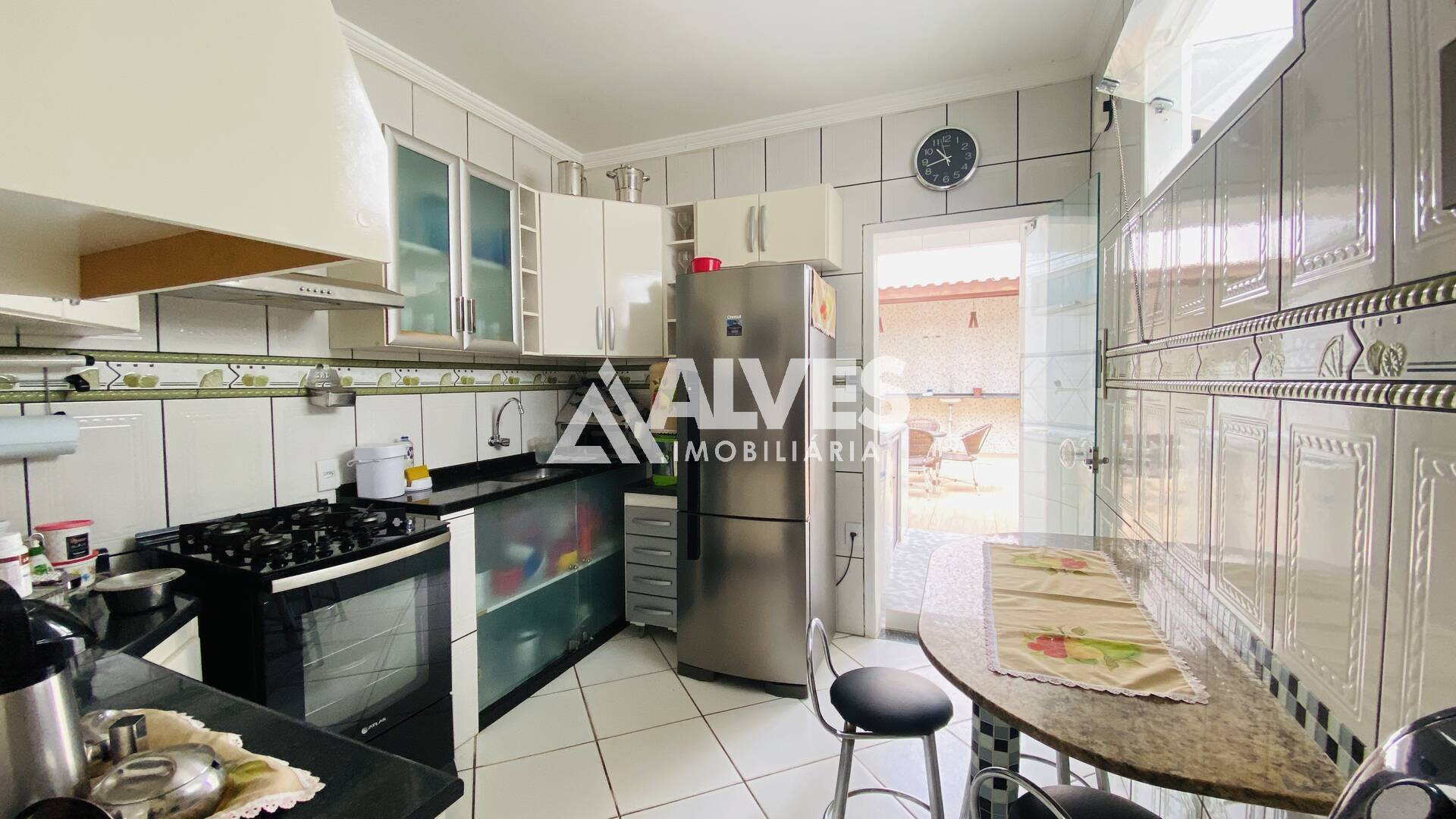 Casa à venda com 4 quartos, 144m² - Foto 15