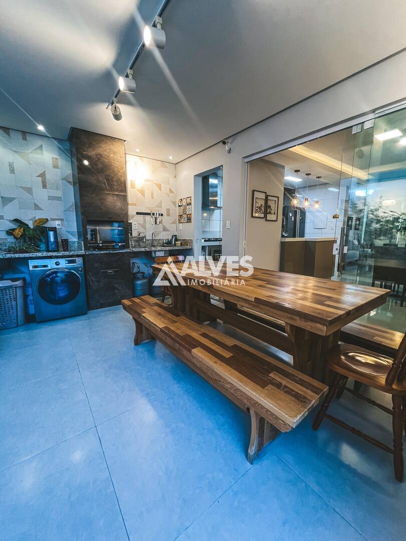 Casa de Condomínio à venda com 3 quartos, 163m² - Foto 2