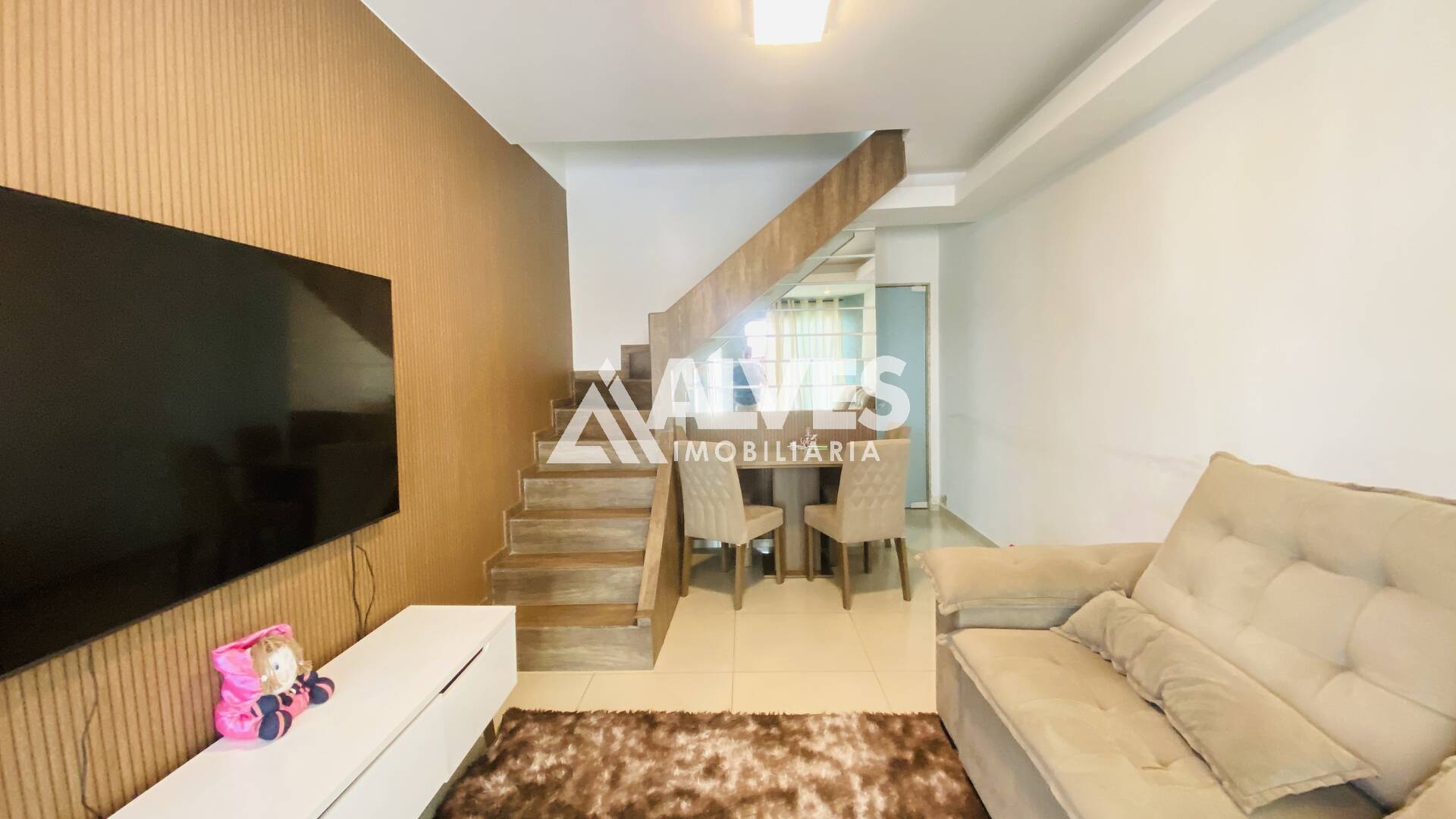 Casa à venda com 3 quartos, 100m² - Foto 2