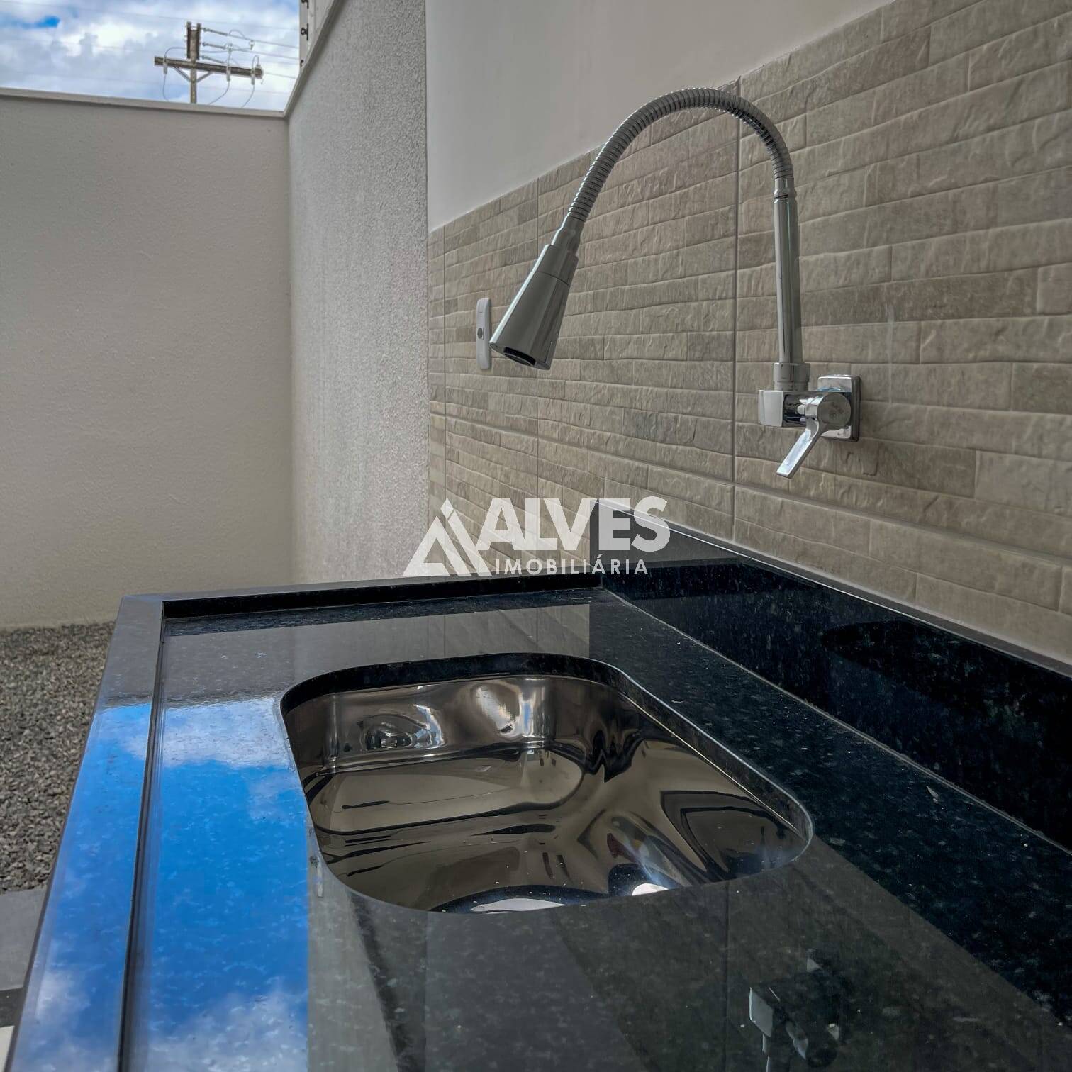 Casa à venda com 2 quartos, 68m² - Foto 9