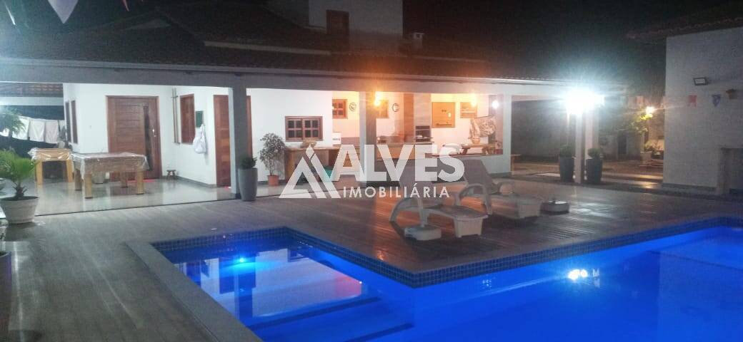 Chácara à venda com 3 quartos, 218m² - Foto 4