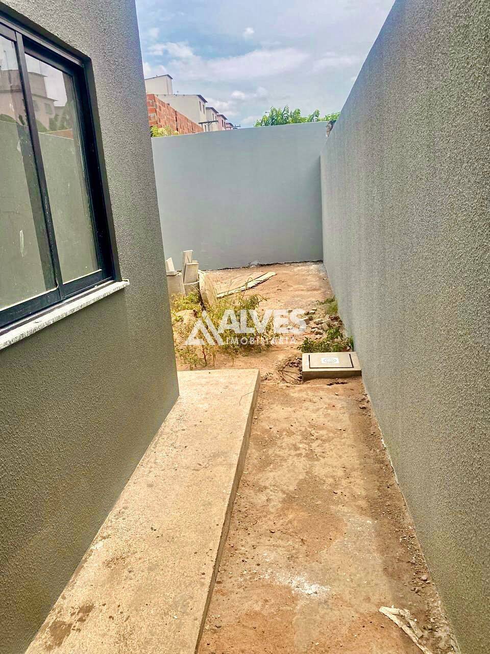 Casa à venda com 2 quartos, 45m² - Foto 6
