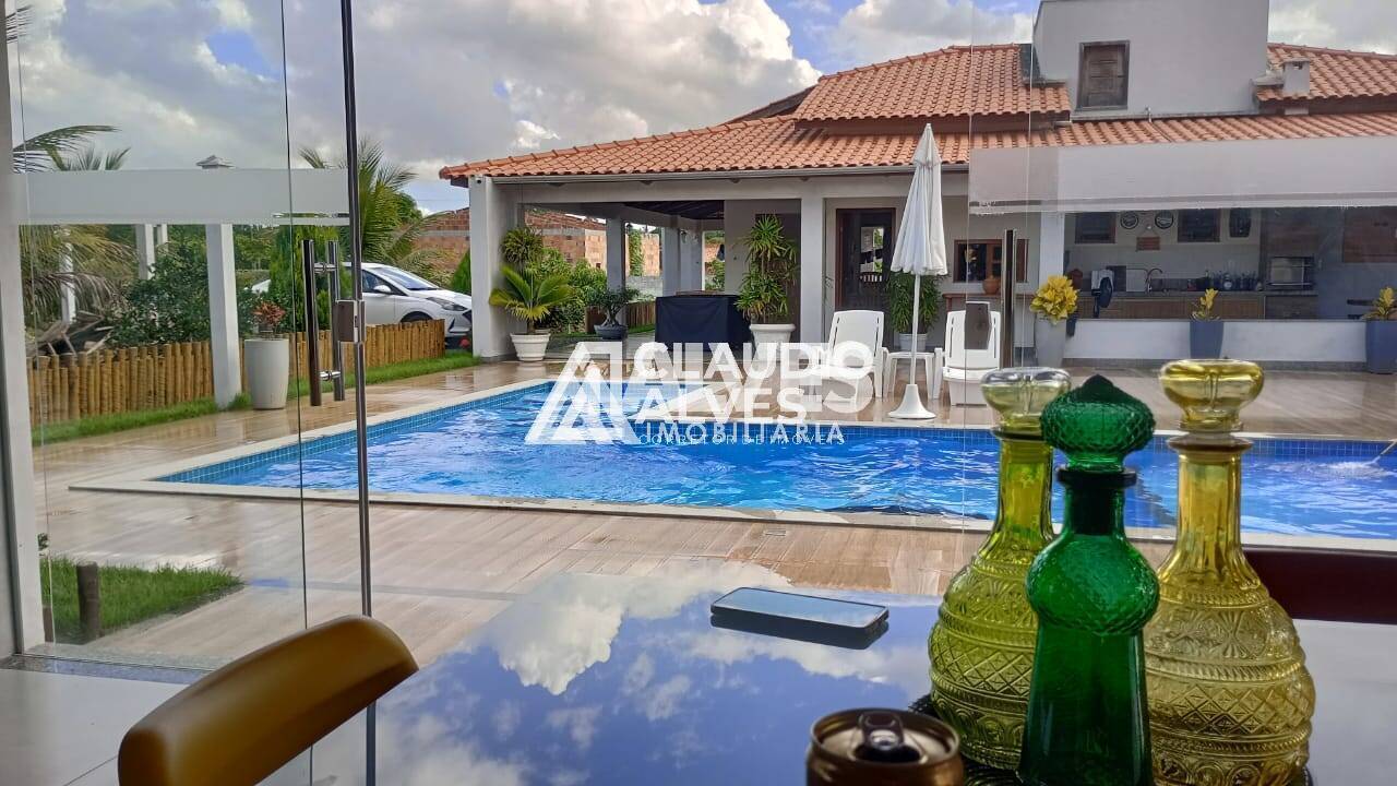 Chácara à venda com 3 quartos, 218m² - Foto 1