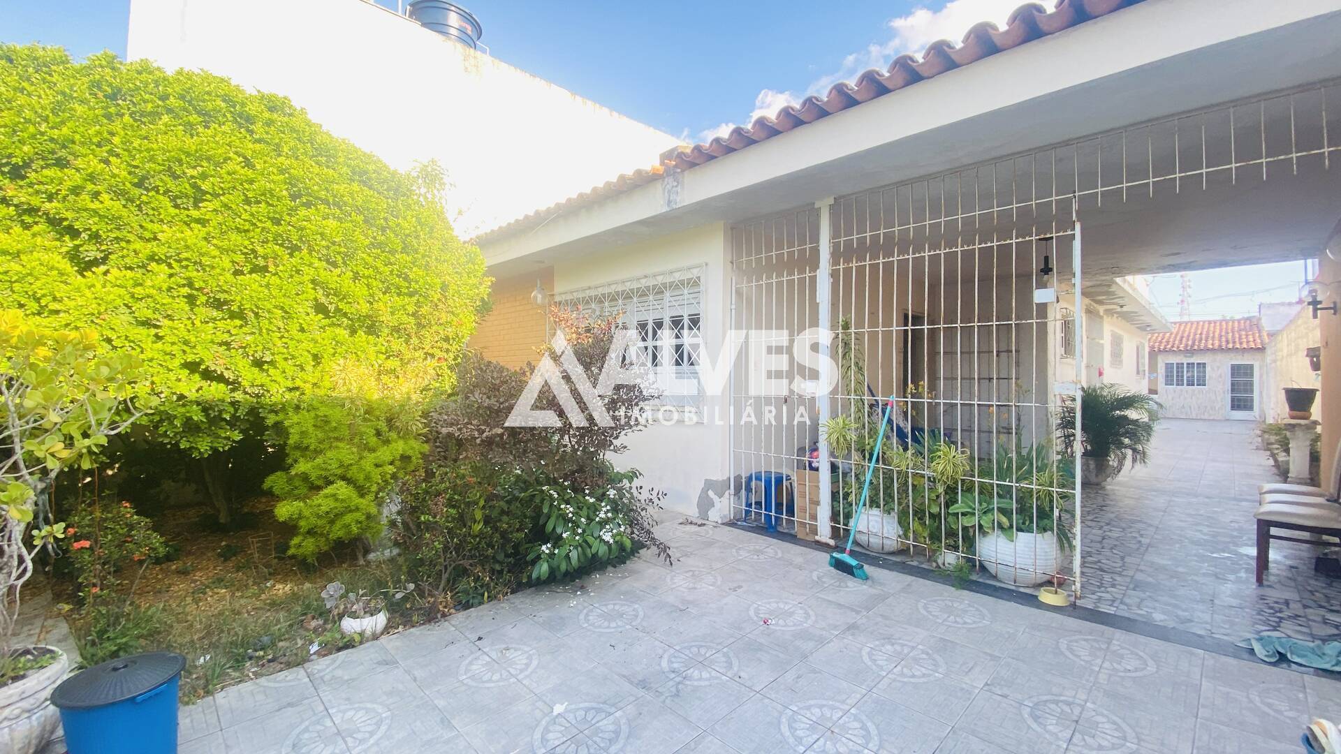Casa à venda com 3 quartos, 120m² - Foto 2