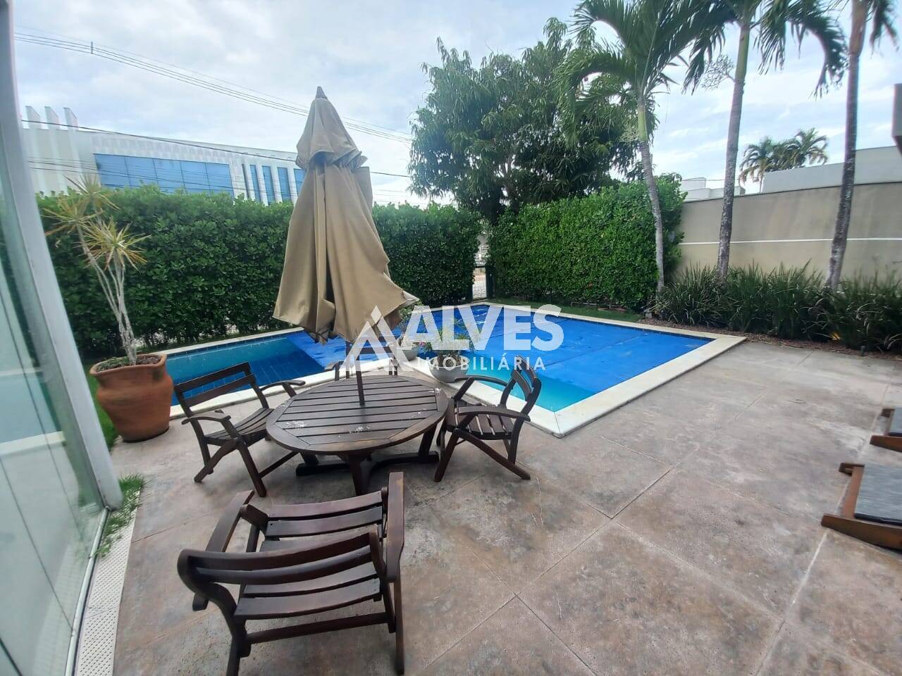 Casa de Condomínio à venda com 4 quartos, 550m² - Foto 4