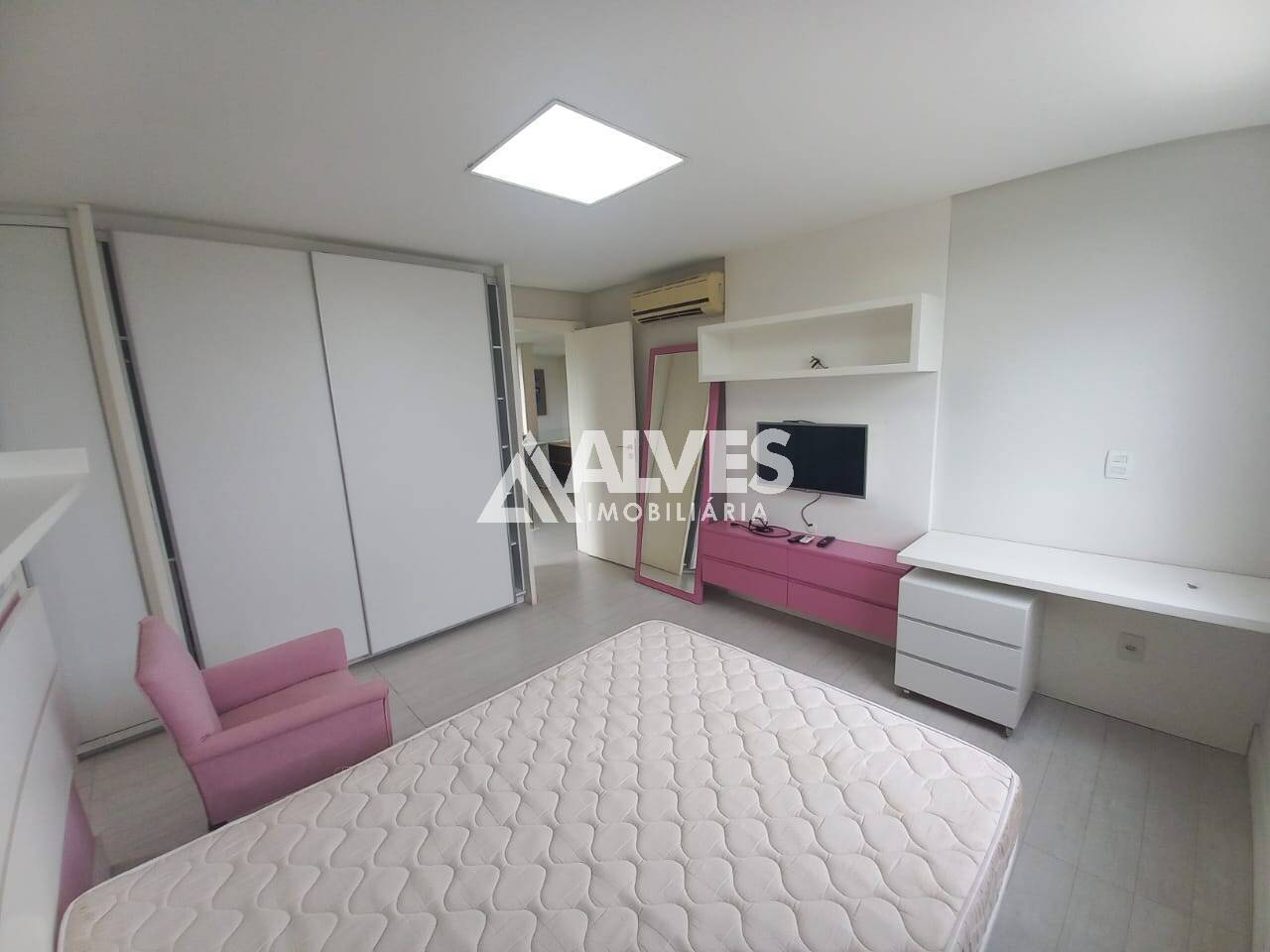Casa de Condomínio à venda com 4 quartos, 550m² - Foto 27