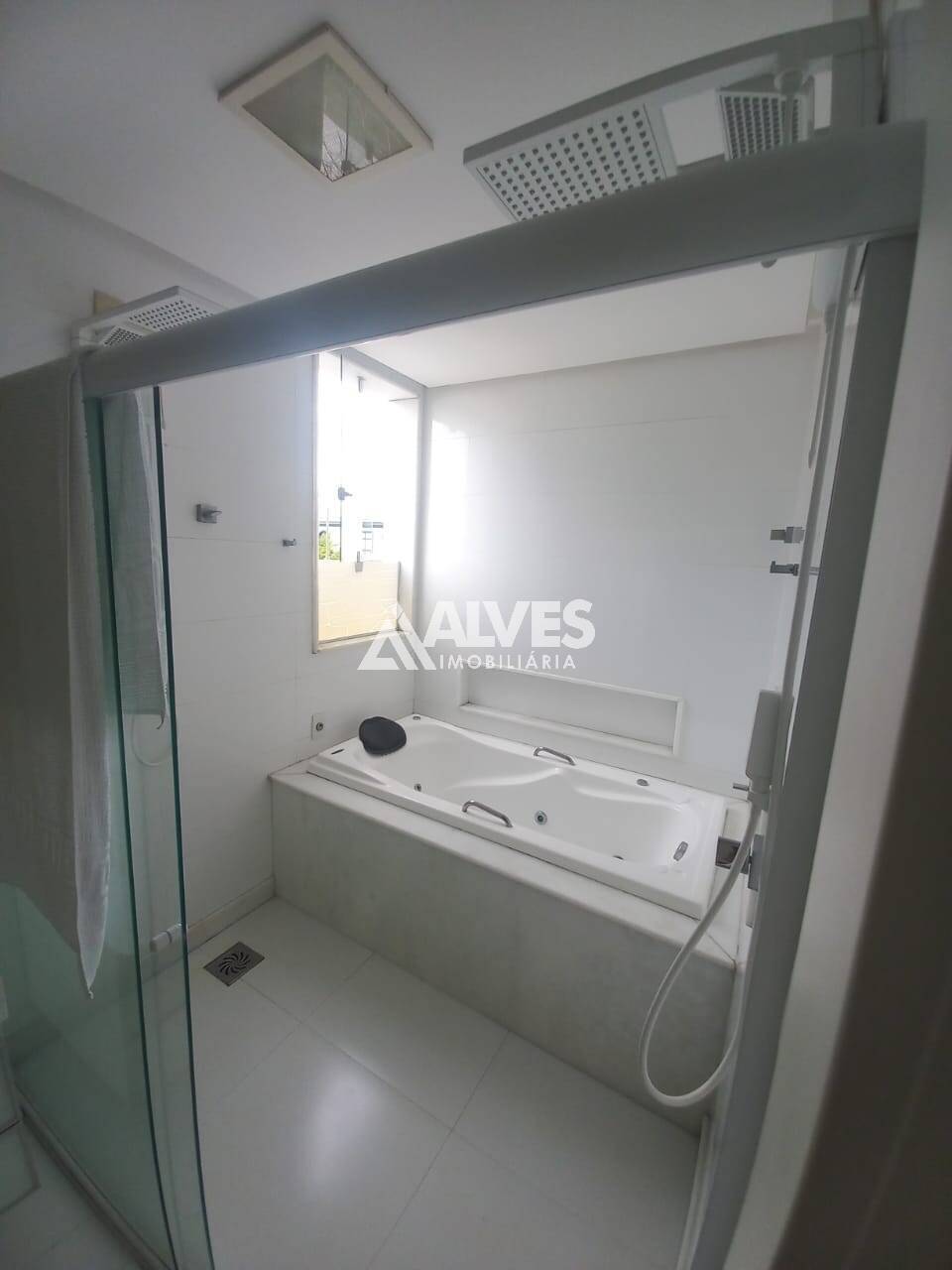 Casa de Condomínio à venda com 4 quartos, 550m² - Foto 31