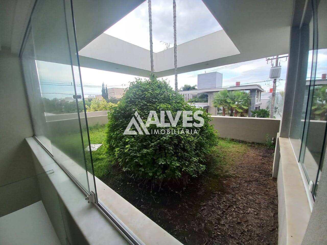 Casa de Condomínio à venda com 4 quartos, 550m² - Foto 33