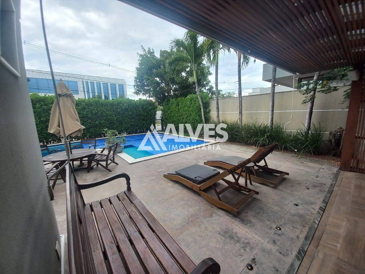 Casa de Condomínio à venda com 4 quartos, 550m² - Foto 3