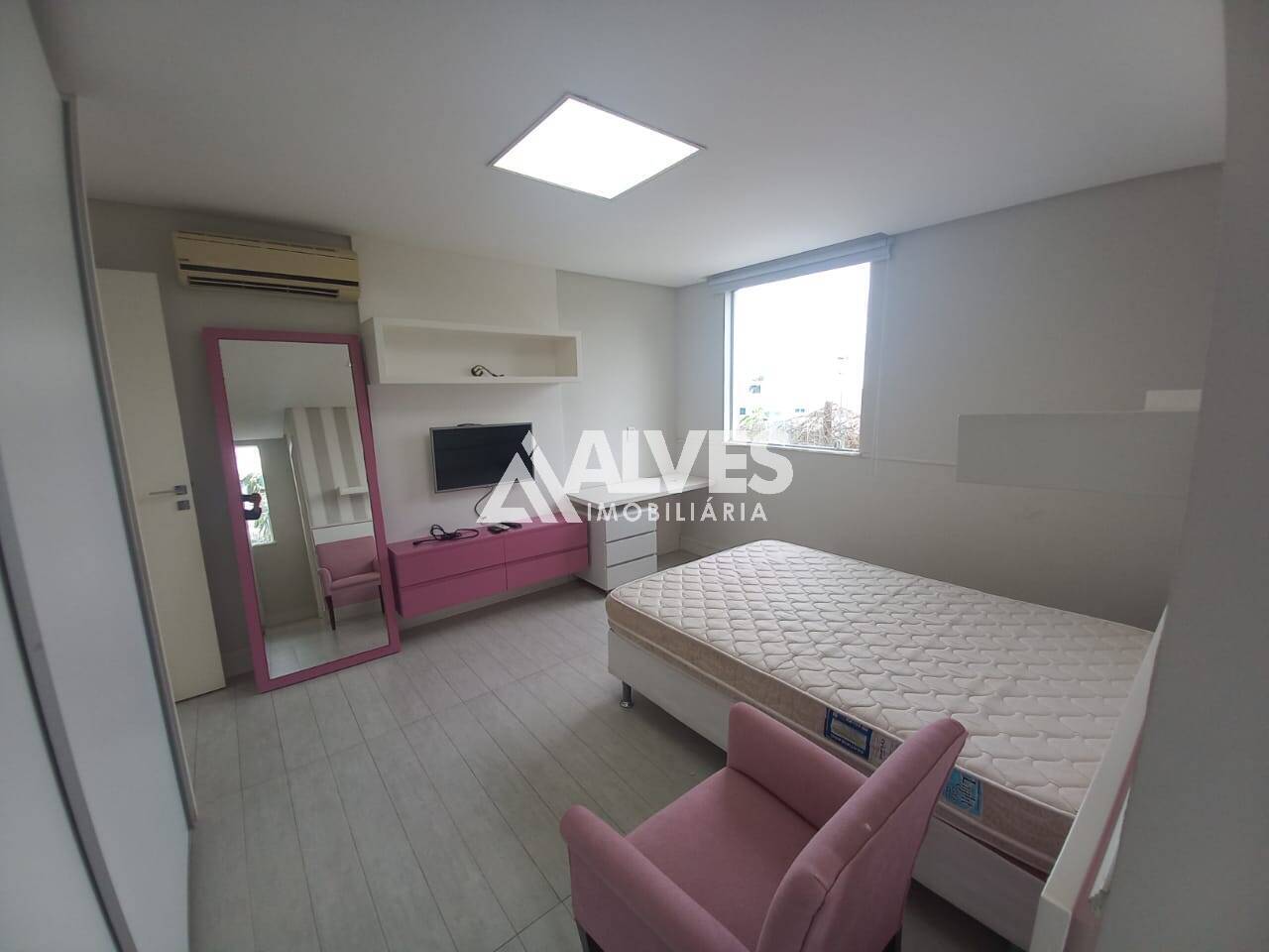 Casa de Condomínio à venda com 4 quartos, 550m² - Foto 28