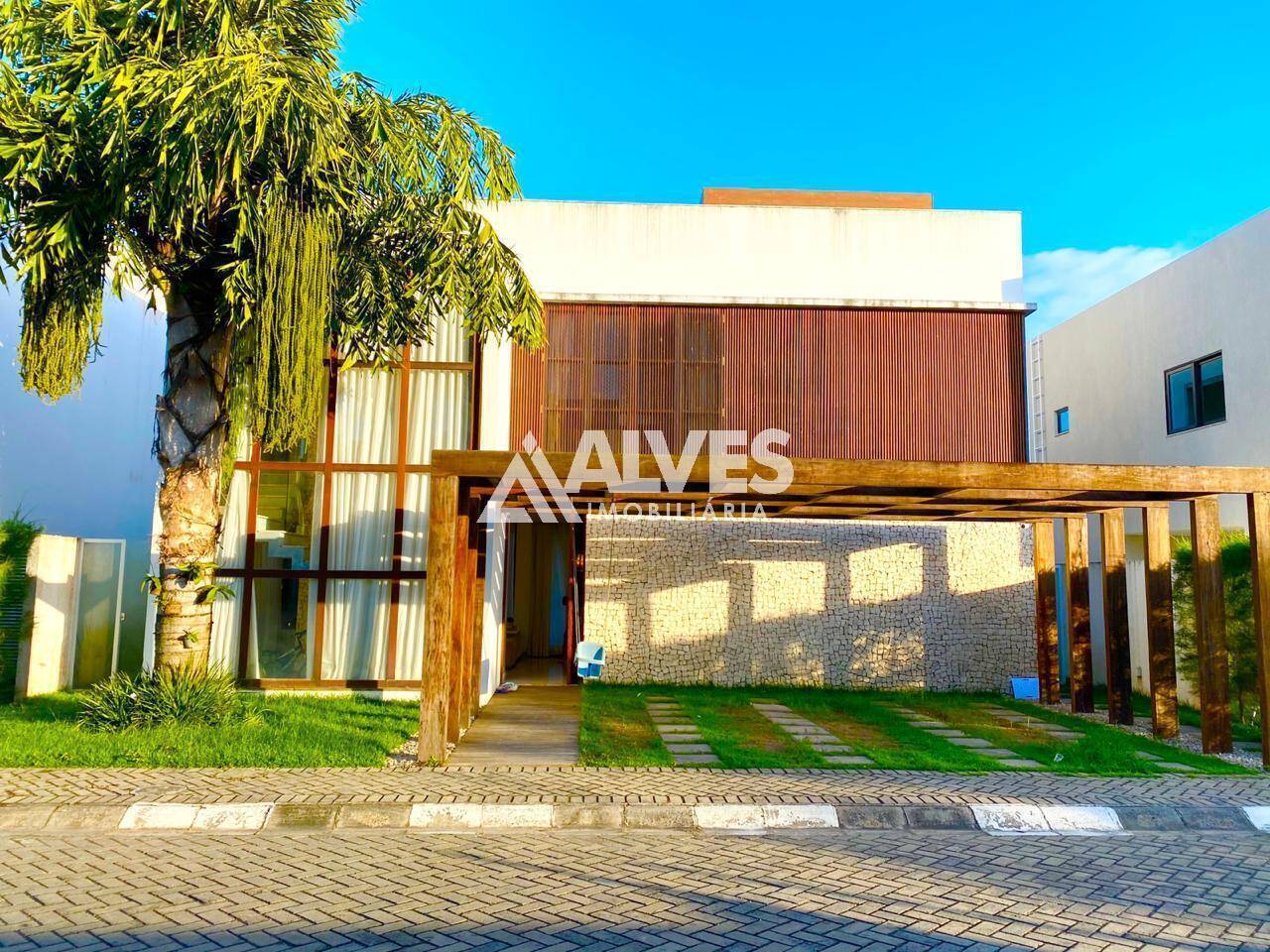 Casa de Condomínio à venda com 3 quartos, 196m² - Foto 2