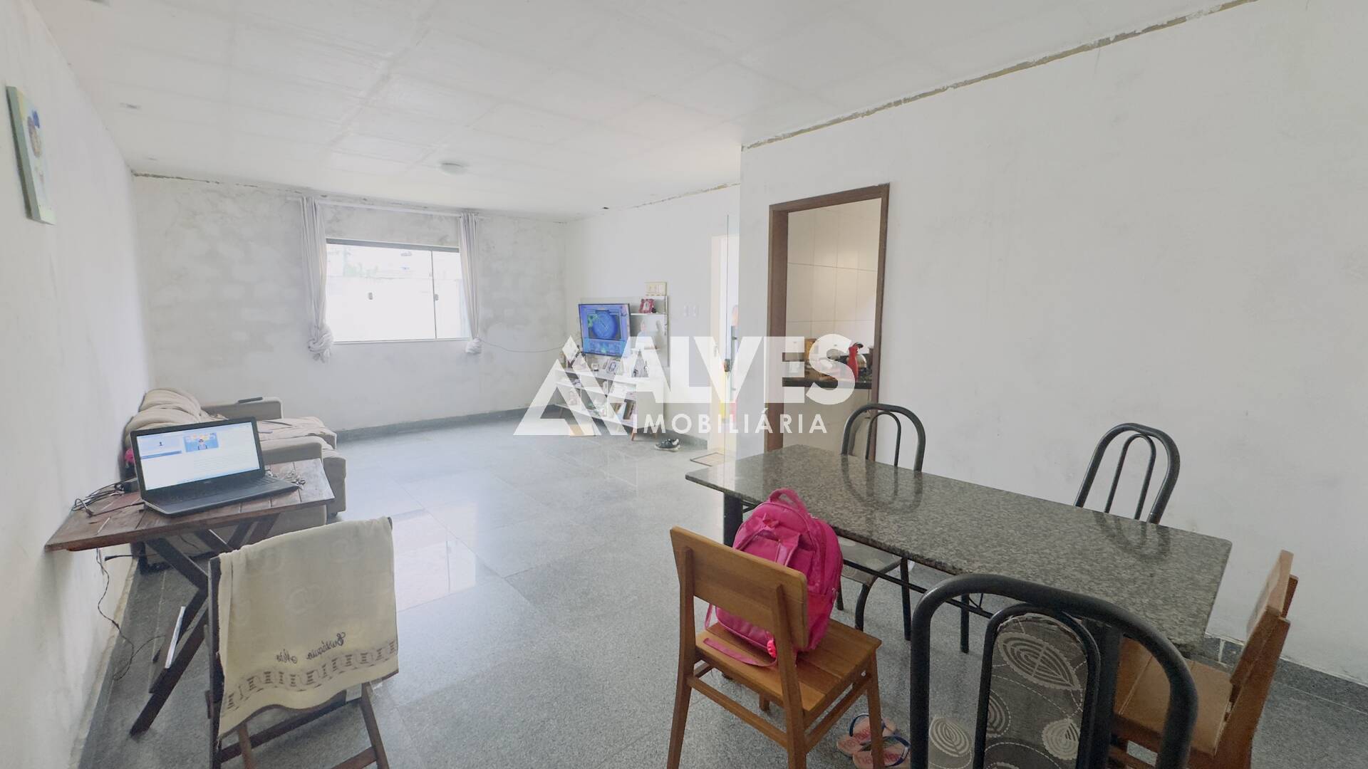 Casa à venda com 3 quartos, 90m² - Foto 4