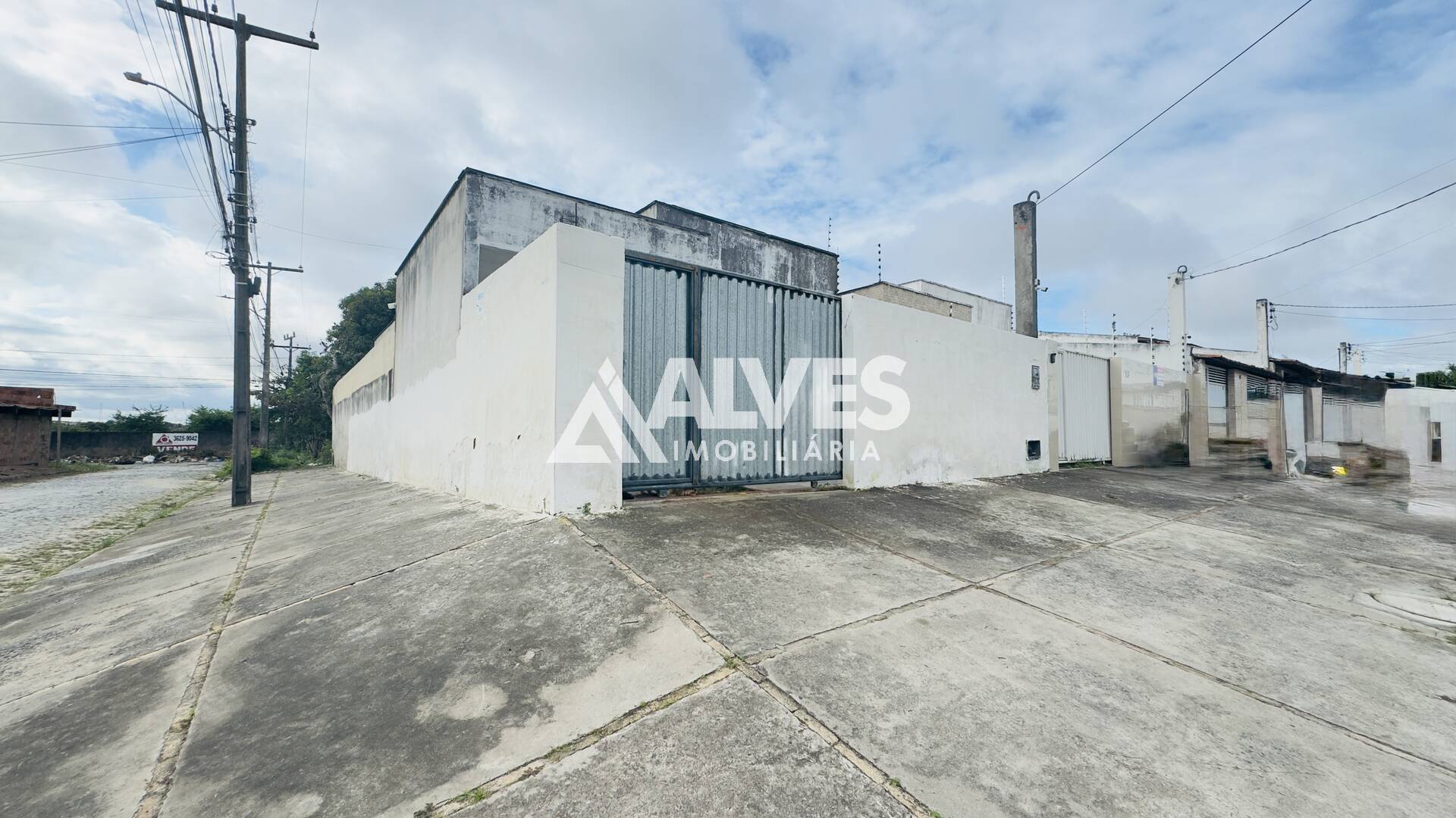 Casa à venda com 3 quartos, 90m² - Foto 1