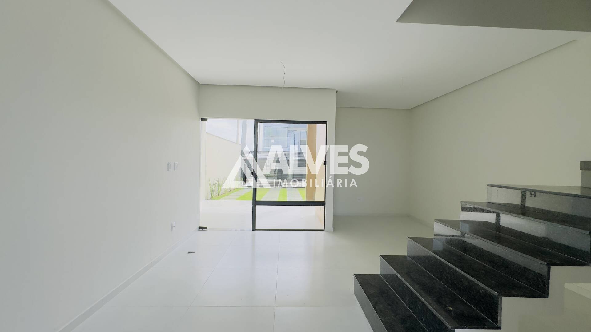 Casa à venda com 3 quartos, 118m² - Foto 8