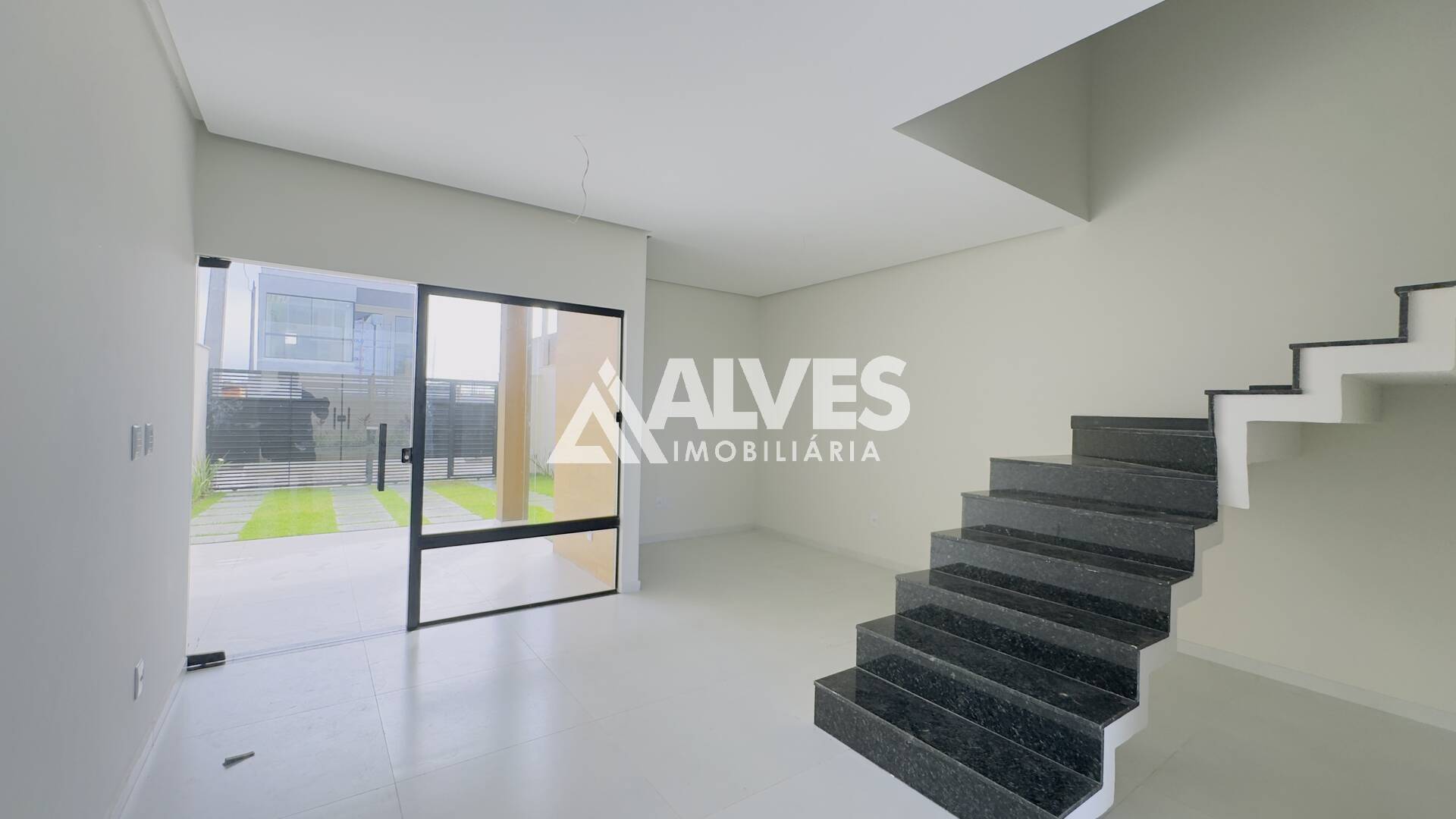 Casa à venda com 3 quartos, 118m² - Foto 9