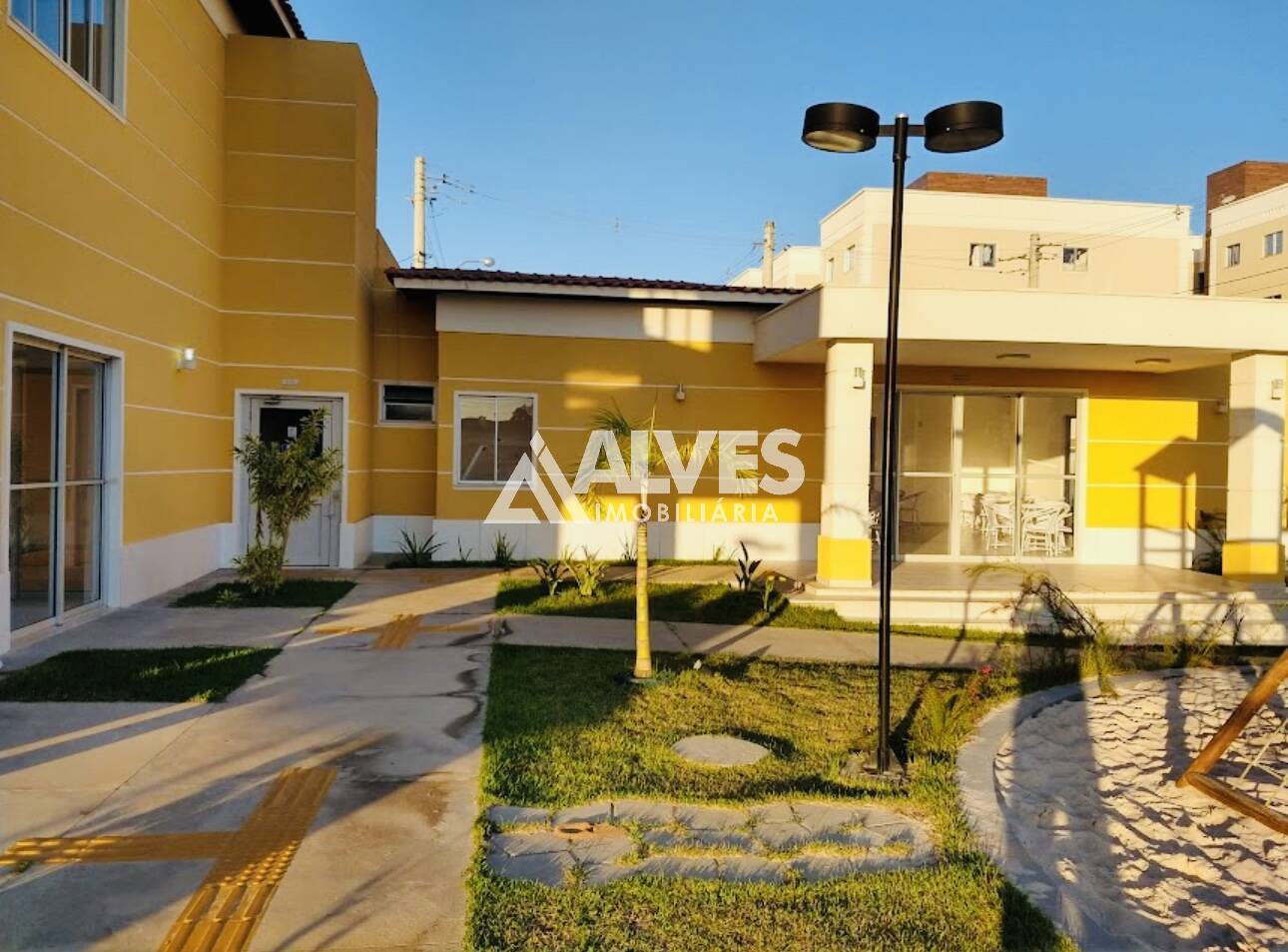 Apartamento à venda com 2 quartos, 50m² - Foto 2