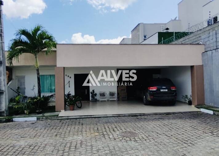 Casa de Condomínio à venda e aluguel com 3 quartos, 216m² - Foto 1