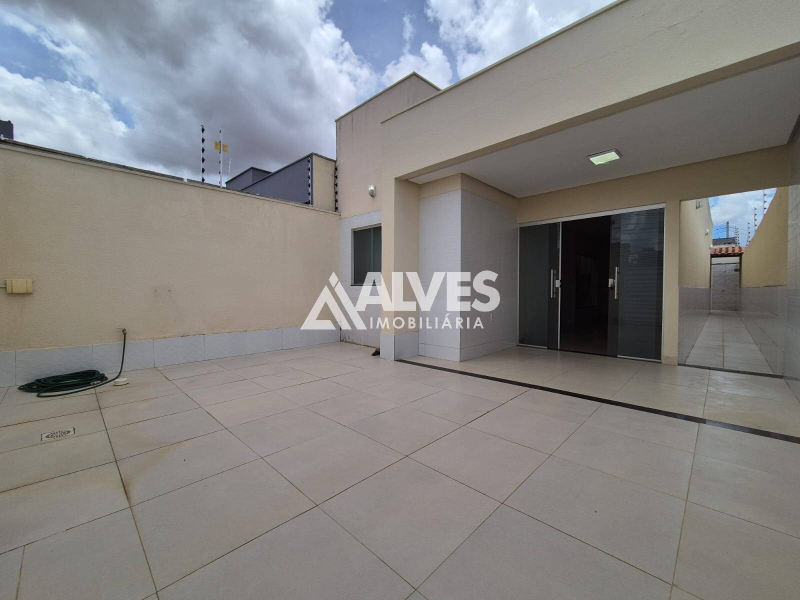 Casa, 2 quartos, 81 m² - Foto 1