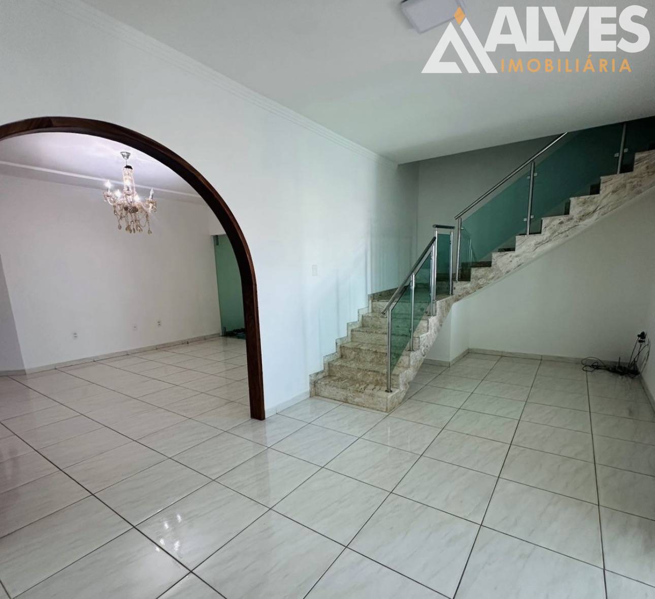 Casa, 5 quartos, 250 m² - Foto 2