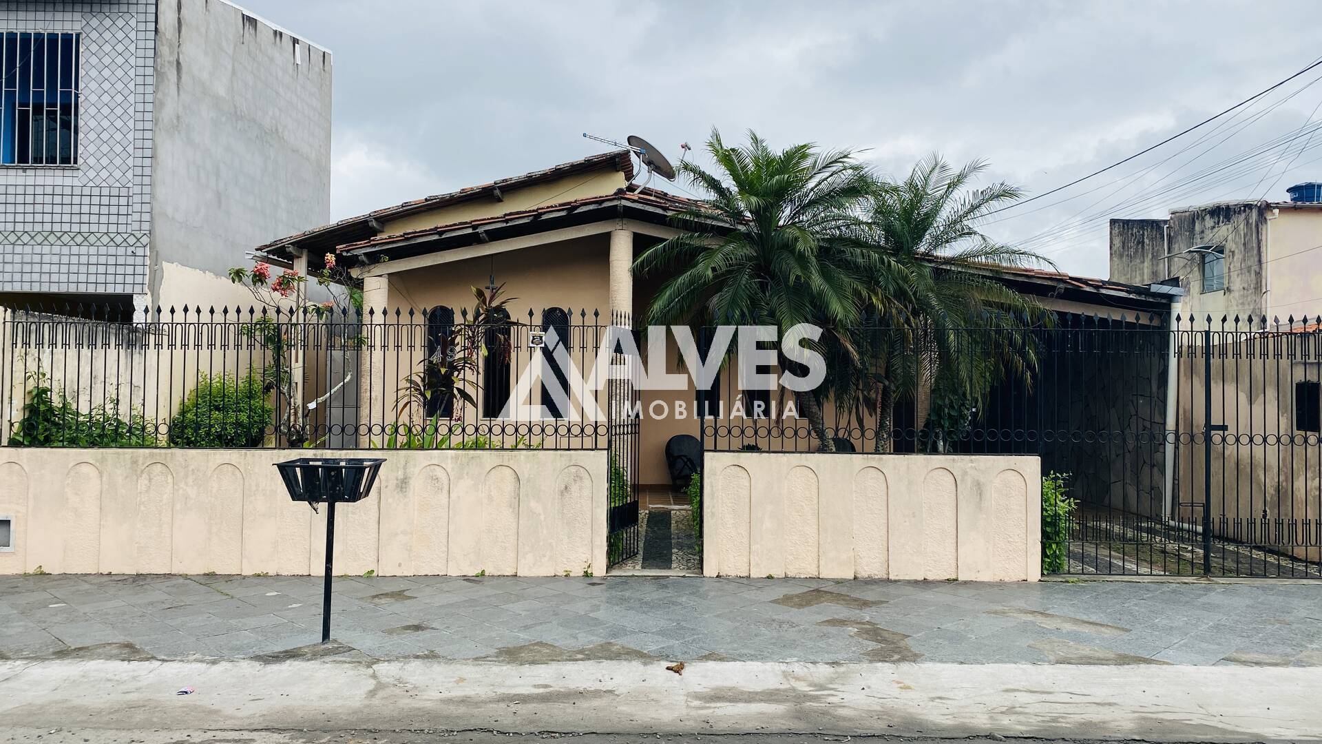 Casa à venda com 4 quartos, 540m² - Foto 1