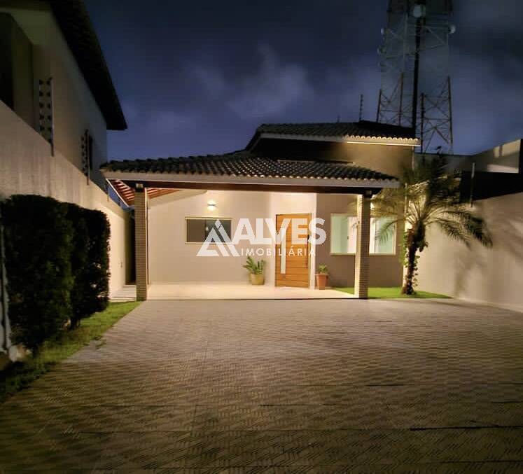 Casa à venda com 3 quartos, 110m² - Foto 1